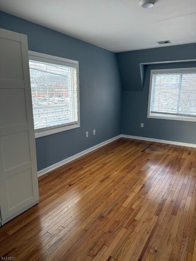 Building Photo - 87 Royal