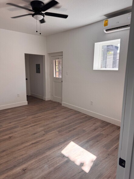 Building Photo - 2402 Saunders Ave