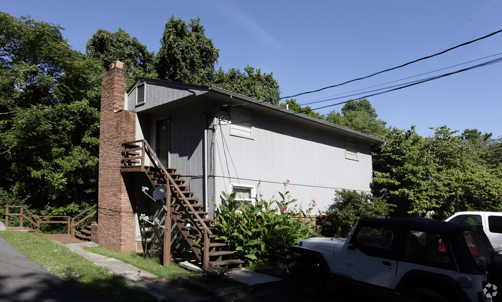 Primary Photo - Red Bud Apartments