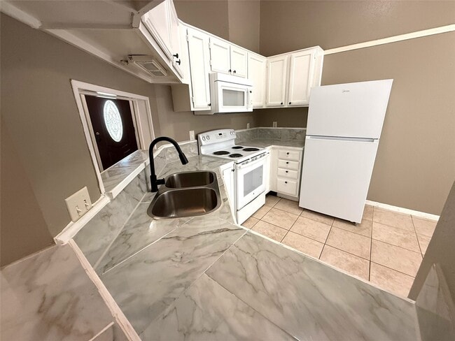 Building Photo - 2503 Ironclad Dr