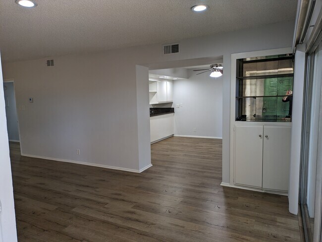 Building Photo - 17046 Burbank Blvd