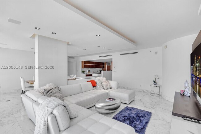 Building Photo - 6801 Collins Ave
