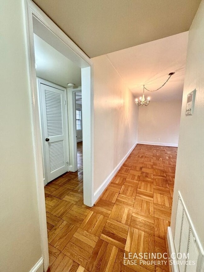 Building Photo - 2721 Ordway St NW