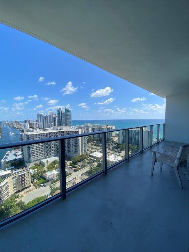 Building Photo - 4010 S Ocean Dr