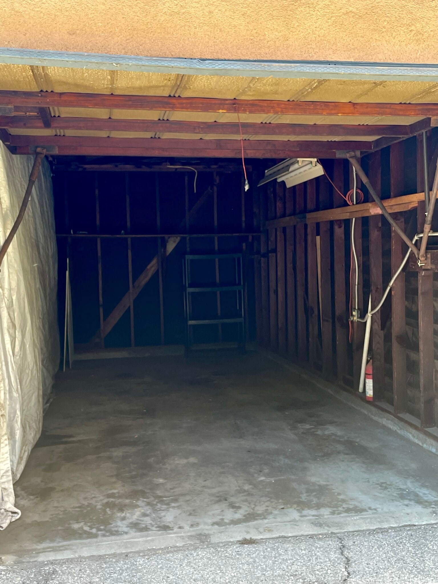 Enclosed Garage - 614 N Atlantic Blvd