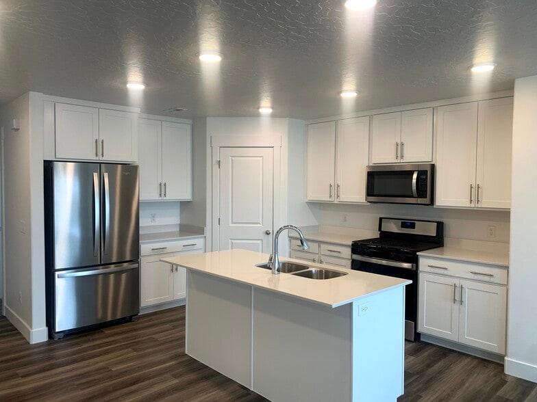 Building Photo - 1129 N 1920 W