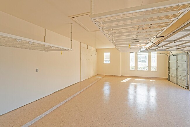 Building Photo - 25223 Hideaway Run Dr