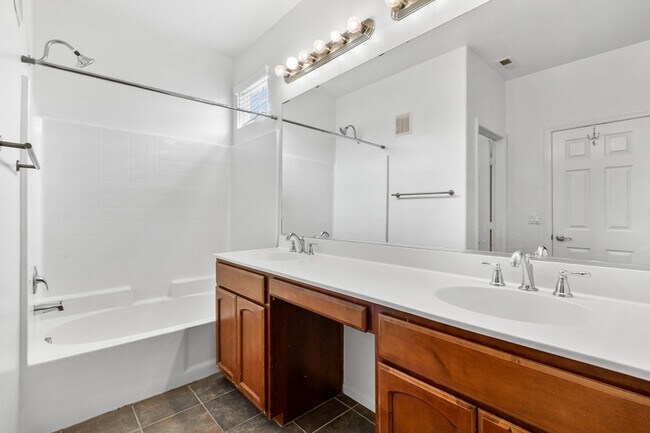 Building Photo - 308 Island Way