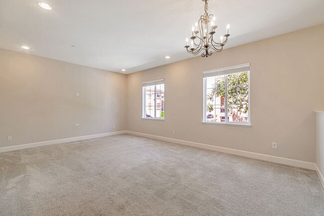Building Photo - Remodeled Home in Communication Hill