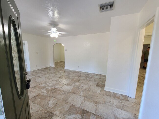 Building Photo - Stunning Corner-Lot Rental: 4BR/2BA with Courtyard