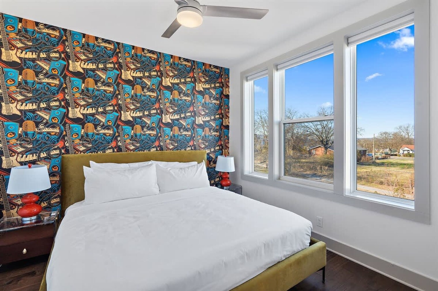 Building Photo - 2702 Delaware Ave