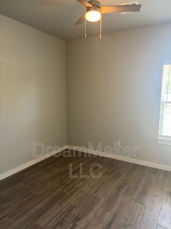 Building Photo - 5381 Red Maple Ave