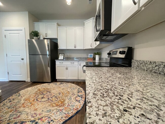 Building Photo - Heron | 3 Bed 2.5 Bath | Garage | 1800 sf | $2726-$2999 | 8, 9, 10, 12, 14, and 15 month lease terms