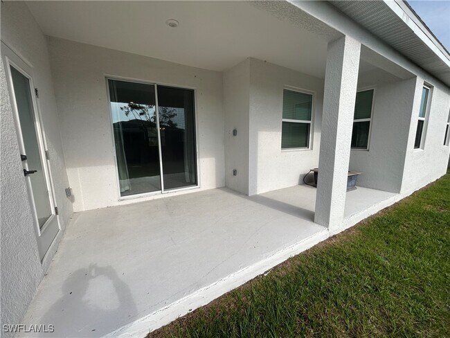Building Photo - 1017 NW 37th Ave