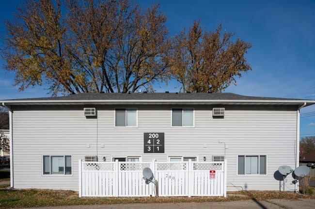 Building Photo - 204 18th St SW