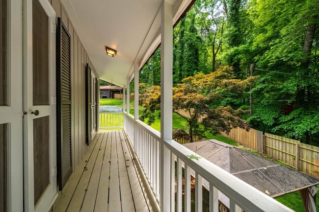 Building Photo - 4222 Arbutus Dr