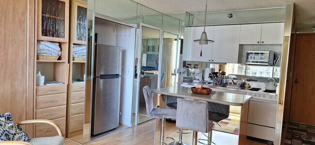 Standard Refrigerator Freezer - 300 Wai Nani Way