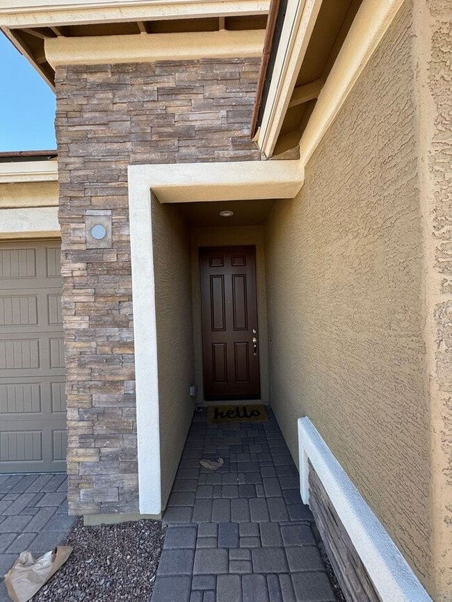 Building Photo - NEW 5 Bedroom 3 bathroom home in Surprise!
