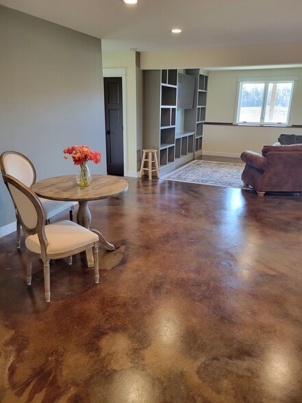 Building Photo - 7676 County 17 Blvd