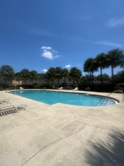 Building Photo - 2401 Barley Club Ct