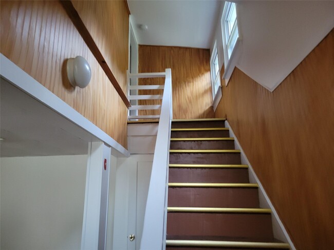 Building Photo - 10 Henning Dr
