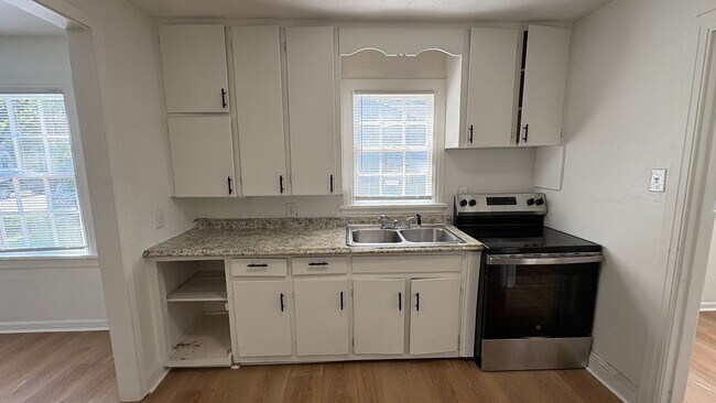 Building Photo - 111 Park Pl