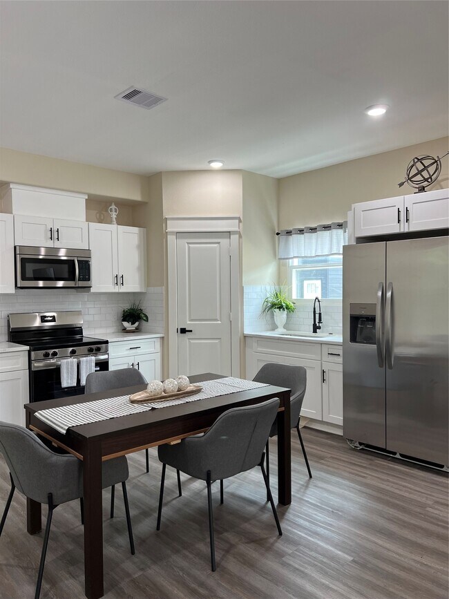 Building Photo - 9441 Radio Rd