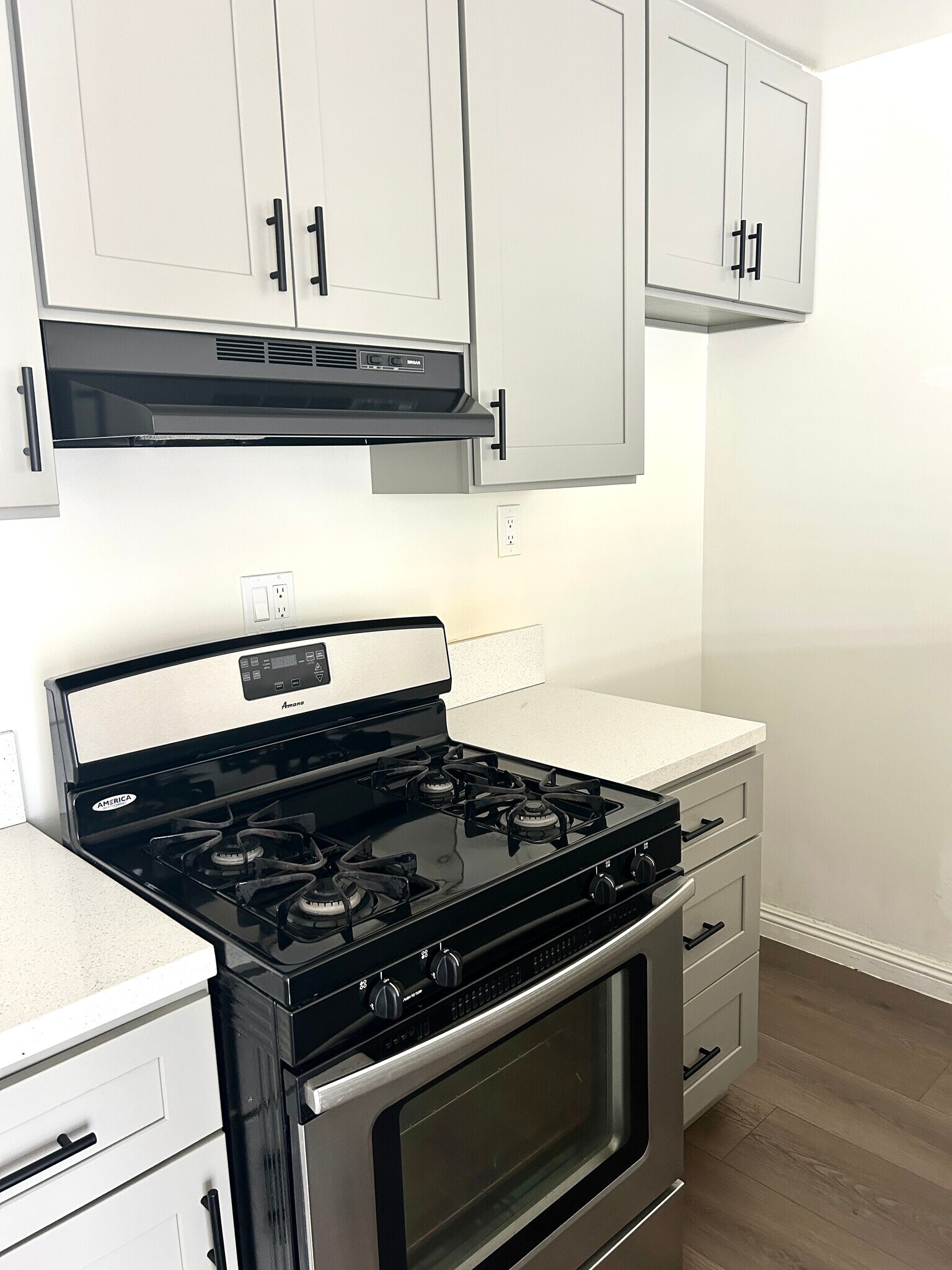 Building Photo - 794 N Shattuck Pl