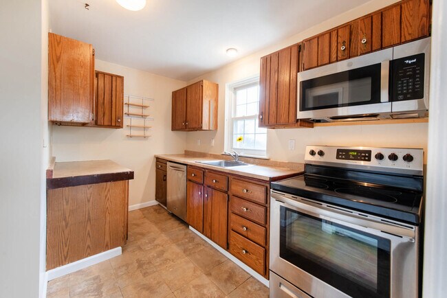 Building Photo - 116 Ardmore Ave