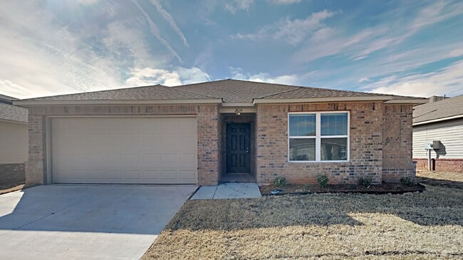 Building Photo - Very Nice 4 Bedroom 2 Bath Home in Yukon Schools