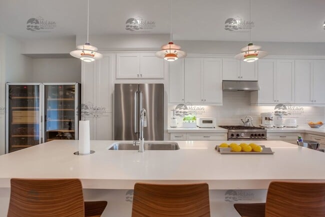 Building Photo - LUXURY 2 Bedroom with AC and Washer/Dryer, DOWNTOWN CARLSBAD VILLAGE