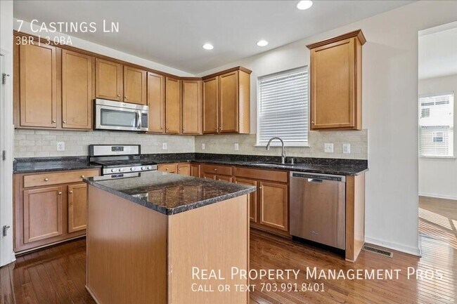 Building Photo - 7 Castings Ln