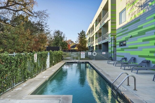 Building Photo - 4004 Banister Ln