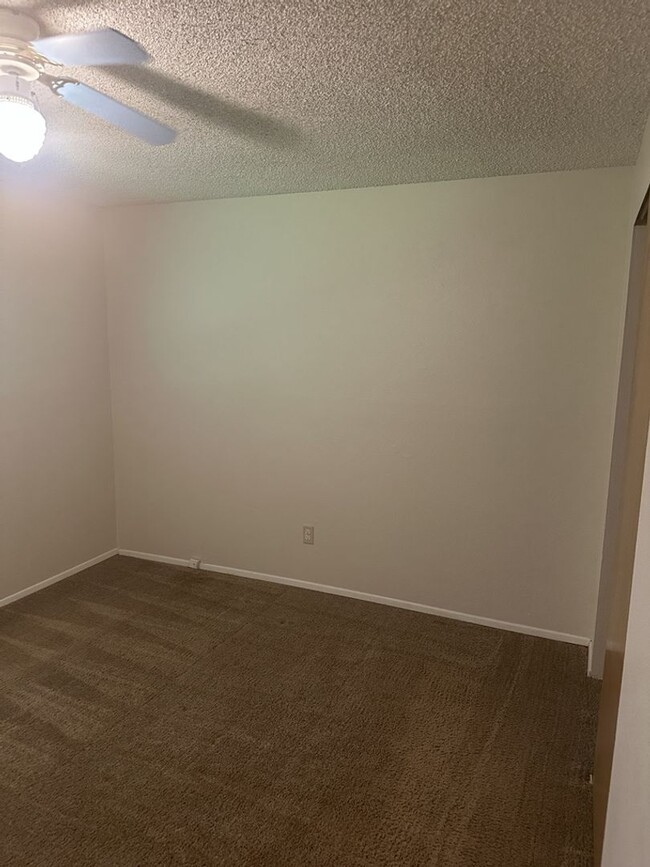 Building Photo - Three Bedroom Ranch with Large Yard!