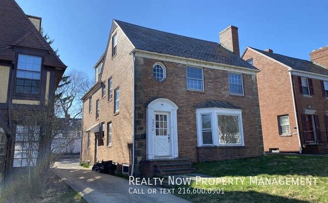 Primary Photo - Shaker Heights 4 bed 2 bath UP