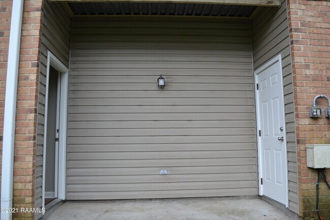 Building Photo - 311 Artisan Rd