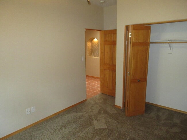 Building Photo - 1312 Tiffany Ln SE