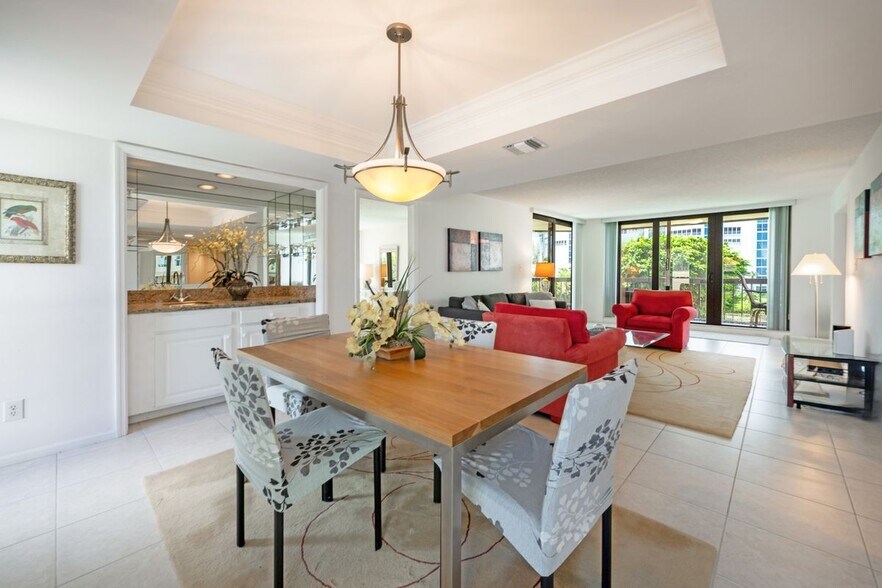 Building Photo - 4551 Gulf Shore Blvd N