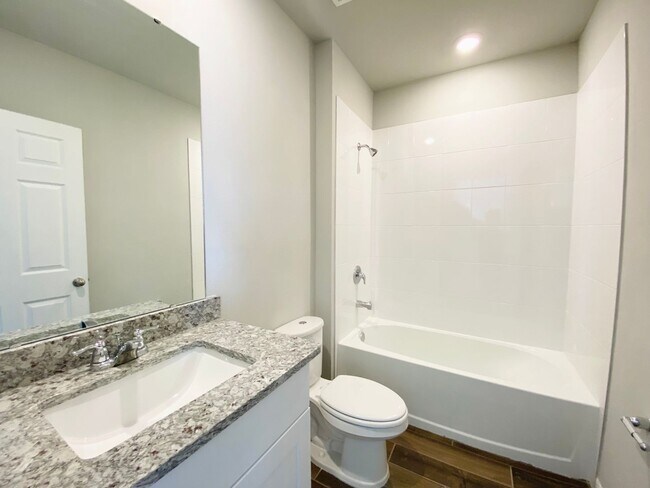 Building Photo - Home in St Cloud for Rent