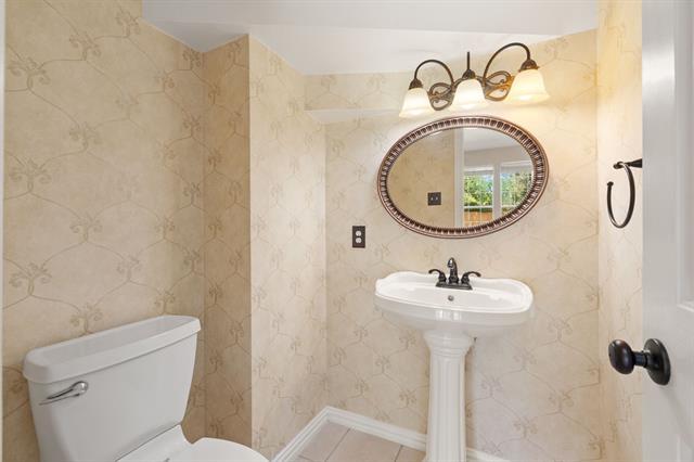 Building Photo - 2011 Teasbend Ln