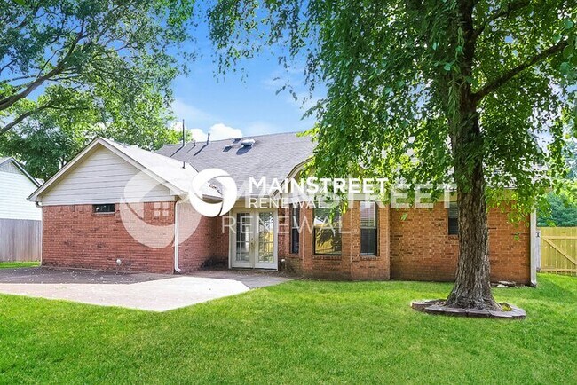 Building Photo - 3 Bedroom Pet-Friendly Home in Memphis, TN with Main Street Renewal
