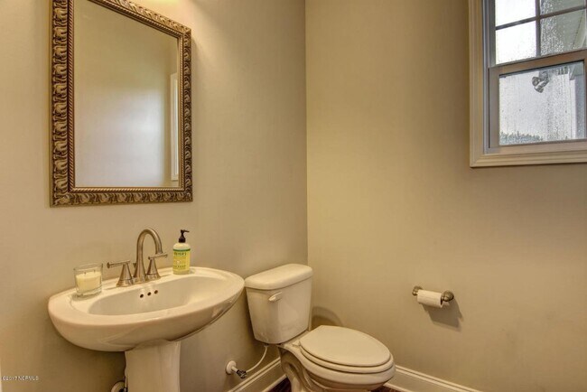 Building Photo - 140 Poplar Branch Way