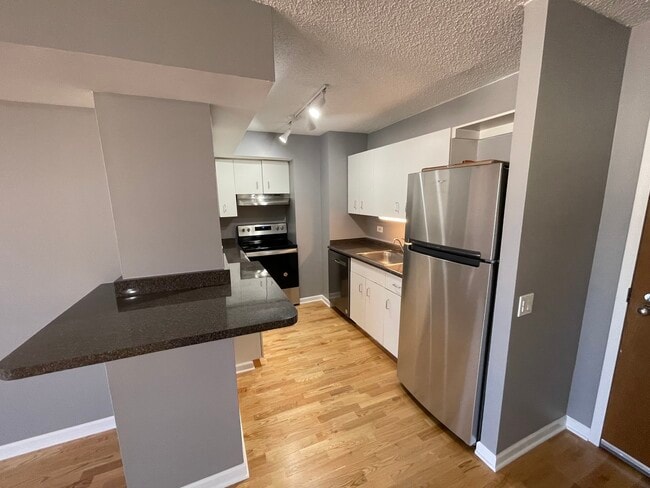 Building Photo - 2800 N Orchard St