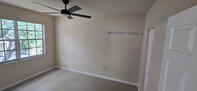 Building Photo - 2505 Belmont Ln