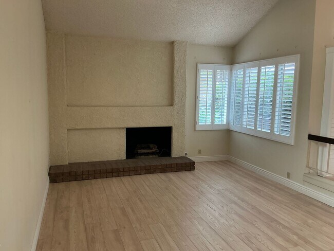 Building Photo - Charming 4 Bedroom 2 Bath 2 Story Home in the City of Fullerton