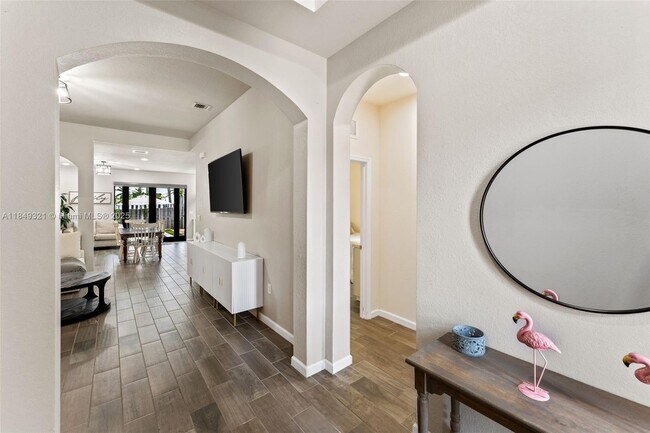 Building Photo - 25021 SW 118 Ct