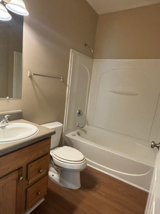 Building Photo - 2757 Kennedy Dr