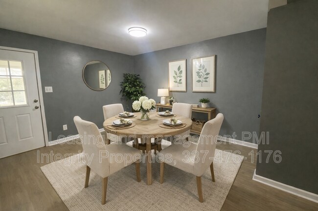 Building Photo - 2339 Robley Dr