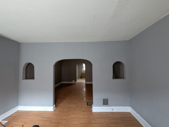 Building Photo - 1629 W Juniata St