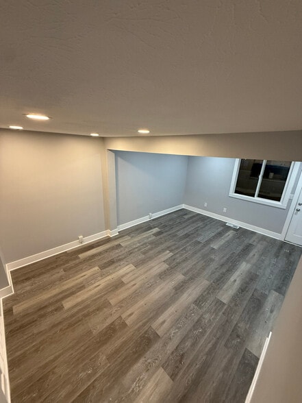 Building Photo - 3974 Lake Run Blvd